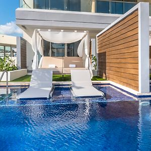 STAR Class Junior Suite Swim Out